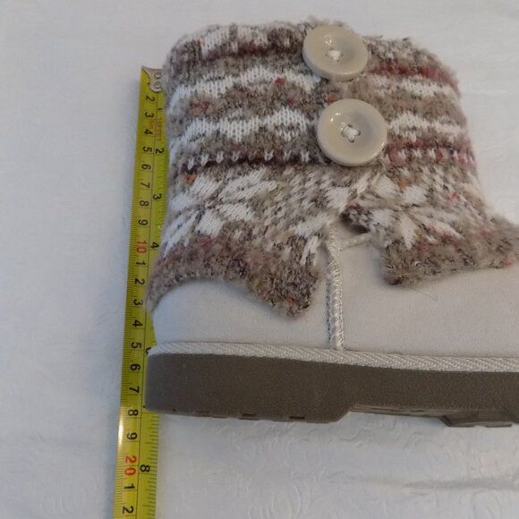 Makalu 6 Fair Isle Sweater Boots Fur Lined Big Button Trim Faux Shearling Suede - Picture 7 of 7